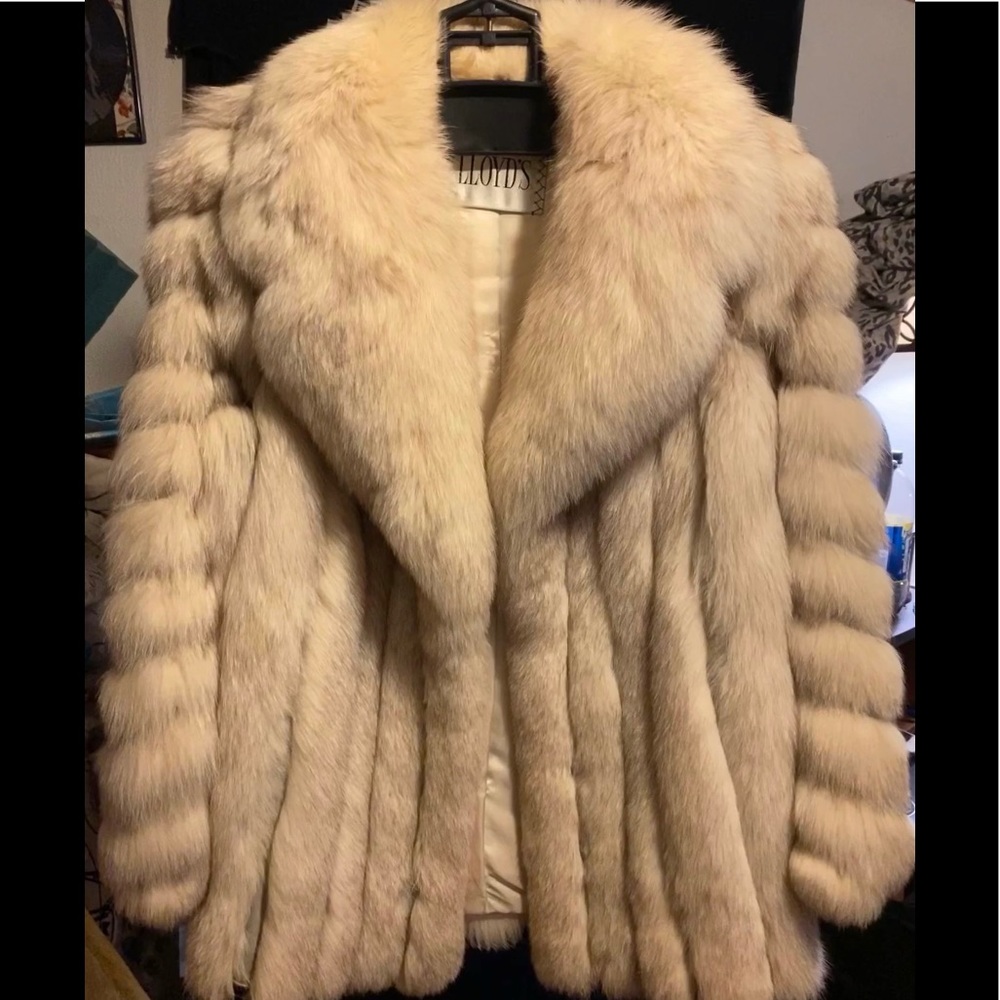 Vintage 1980s Lloyd’s Blue Fox Fur Coat .100%